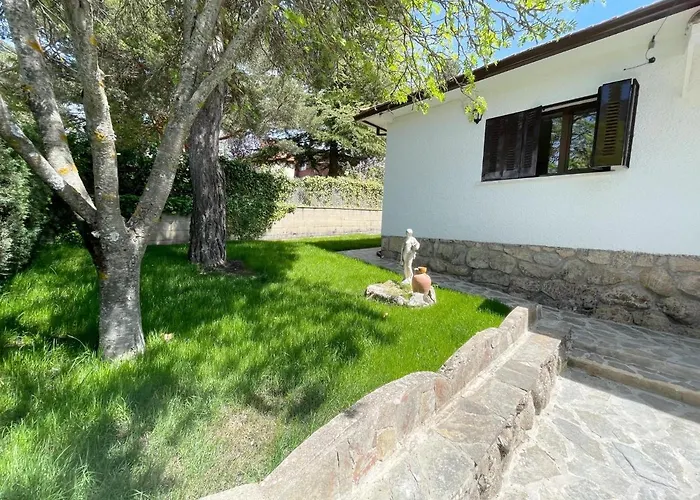 بيت للعطل La Fontanilla En Estacion De El Espinar شقوبية