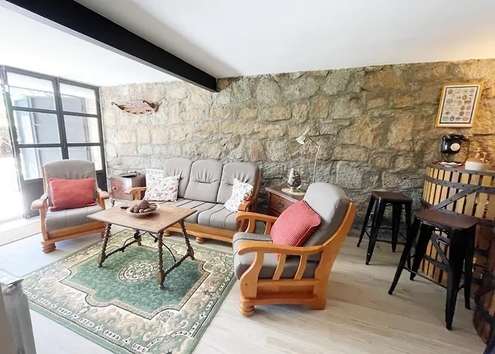 La Fontanilla En Estacion De El Espinar * شقوبية